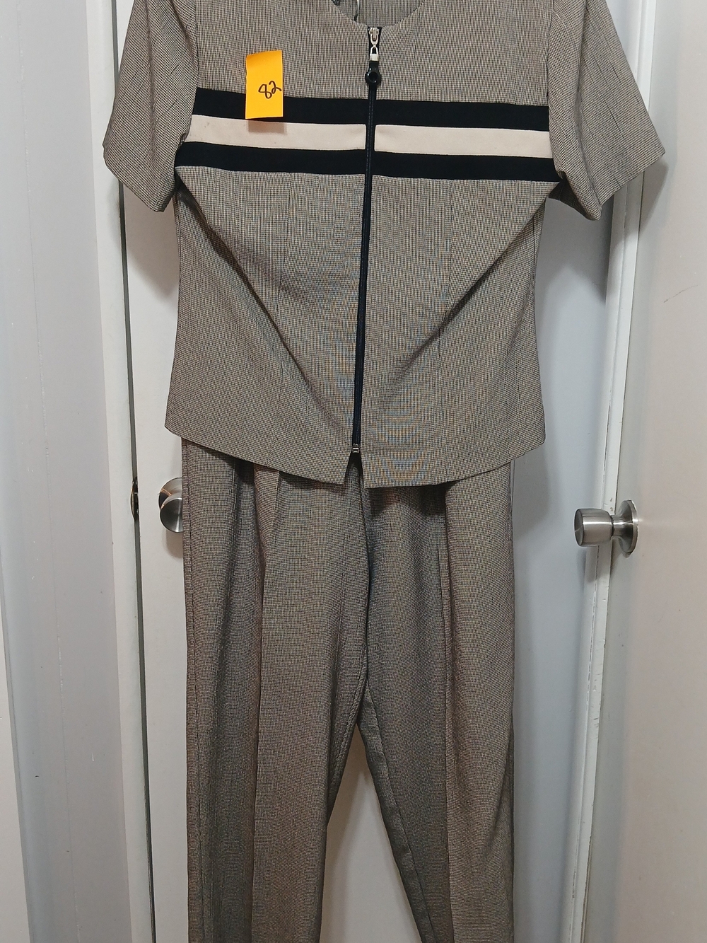 Womens Taupe Short-Sleeve Zip Top & Pants Set
